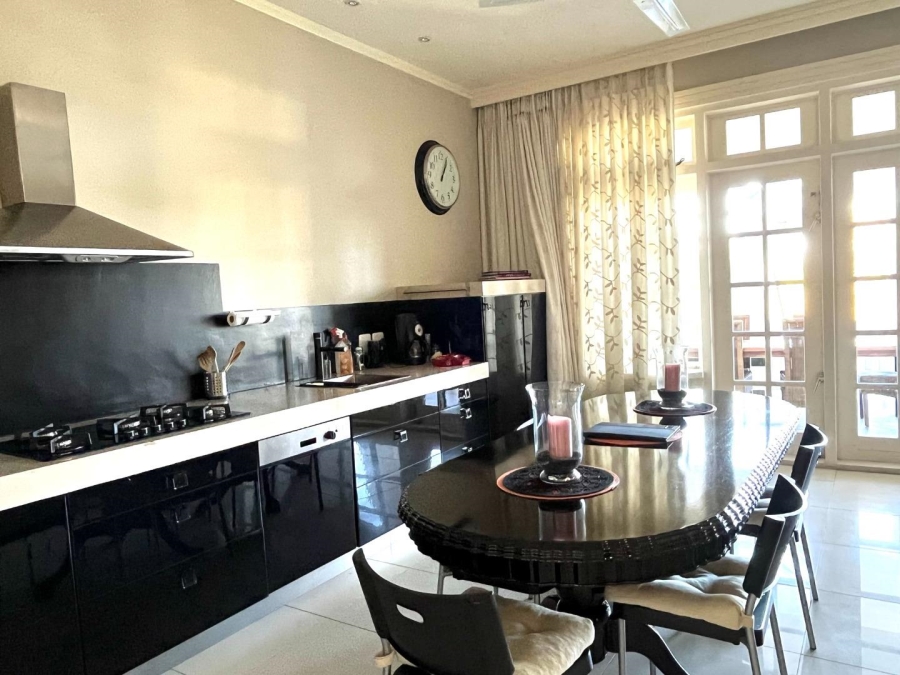 11 Bedroom Property for Sale in The Crags Western Cape